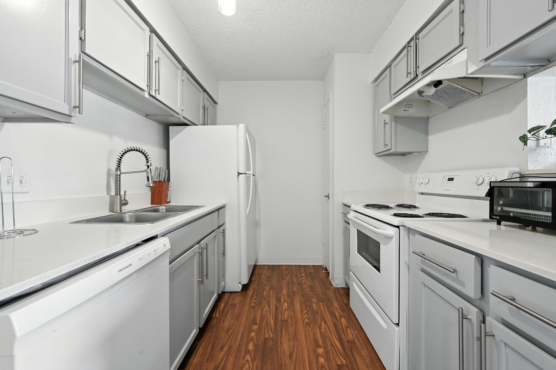 Mueller Flats · Unit 614 1/1