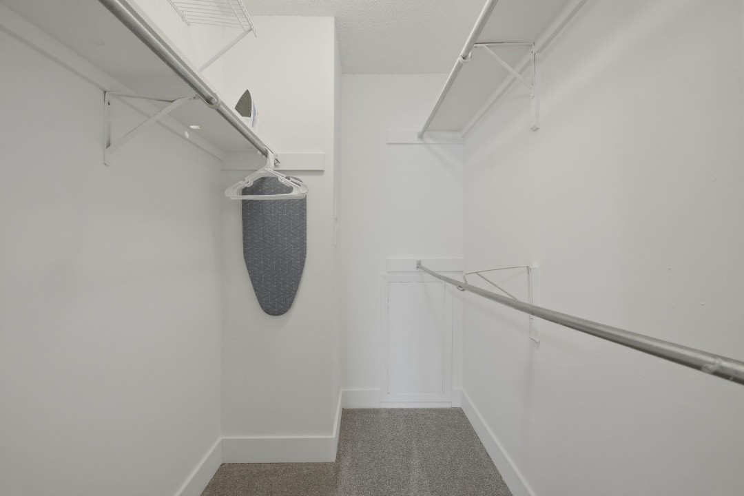 Lincoln Green · Unit 2718 1/1