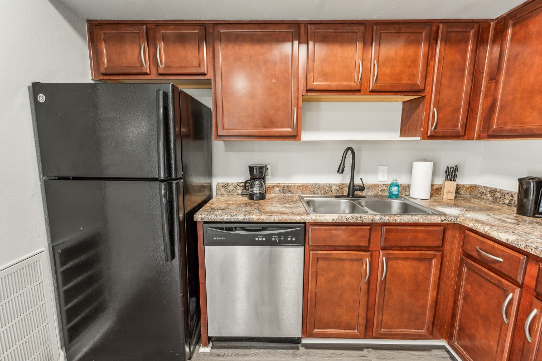 Brentwood Hills, D6 - · Unit 2/2