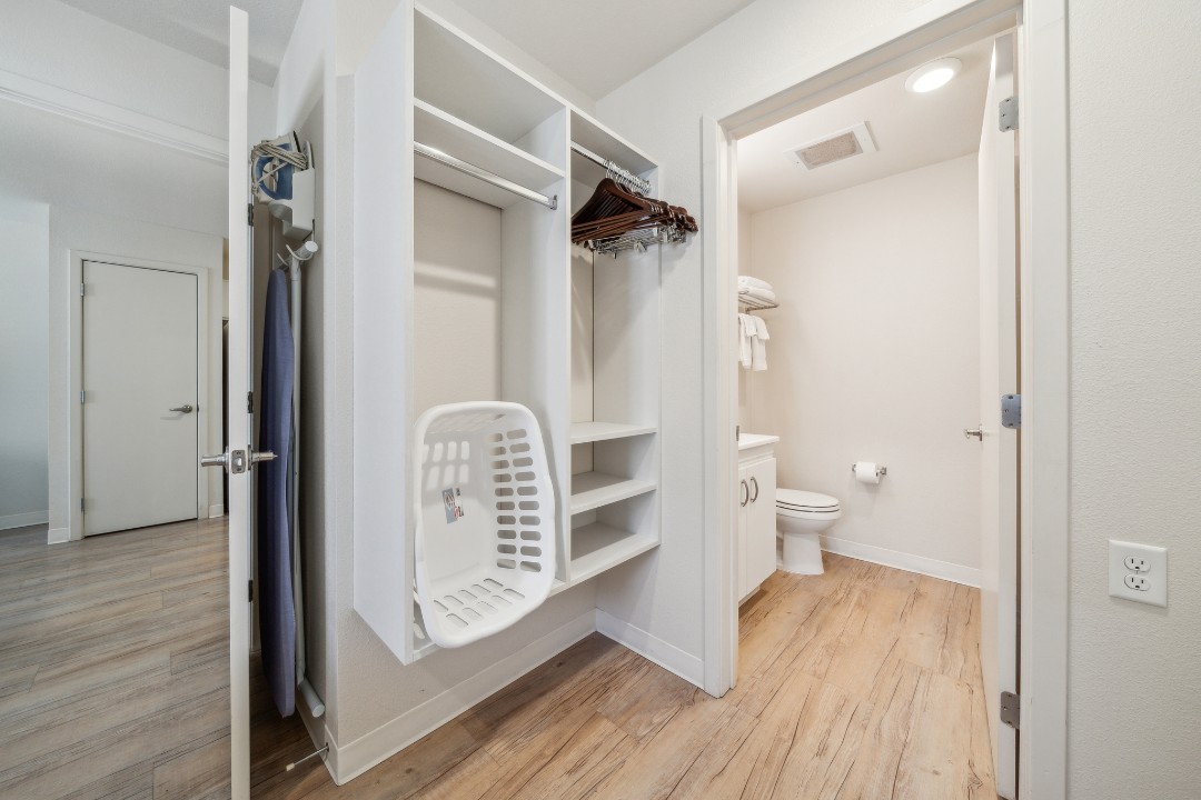 Simplicity At the Rim · Unit 1303  1/1