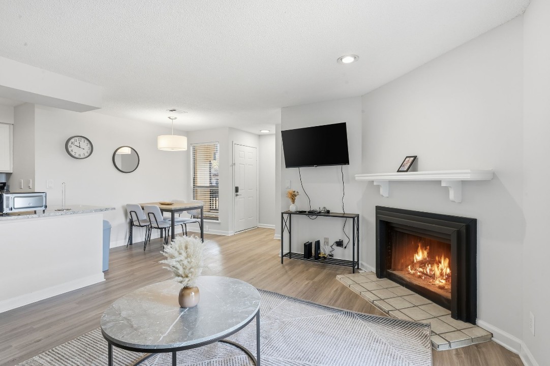 Taylor at 502 · Unit unit 8902-200 2/2