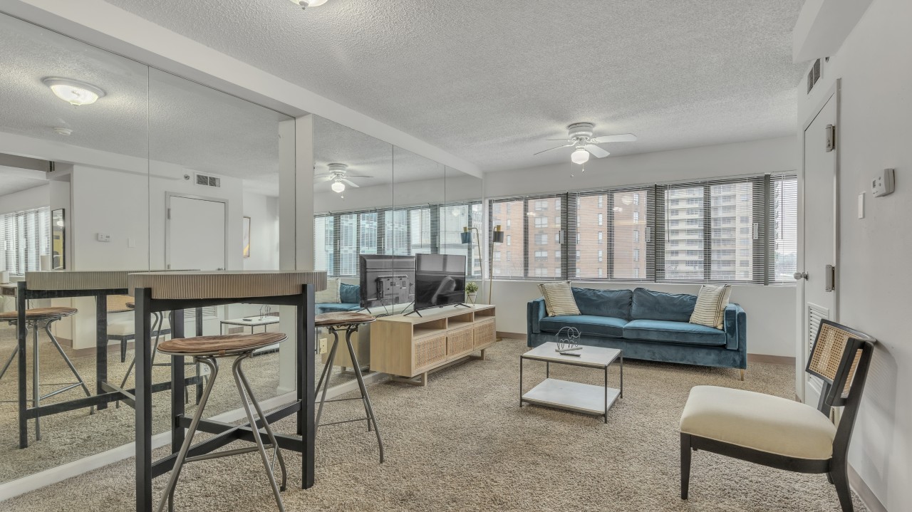 Pa Place 514, Studio