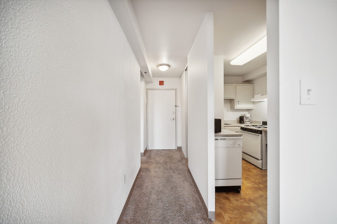 Pa Place 1111, 1br