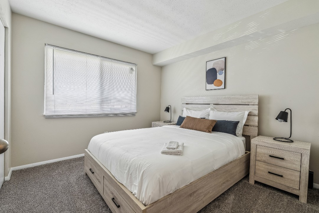 2 Bedrooms · Signature layout