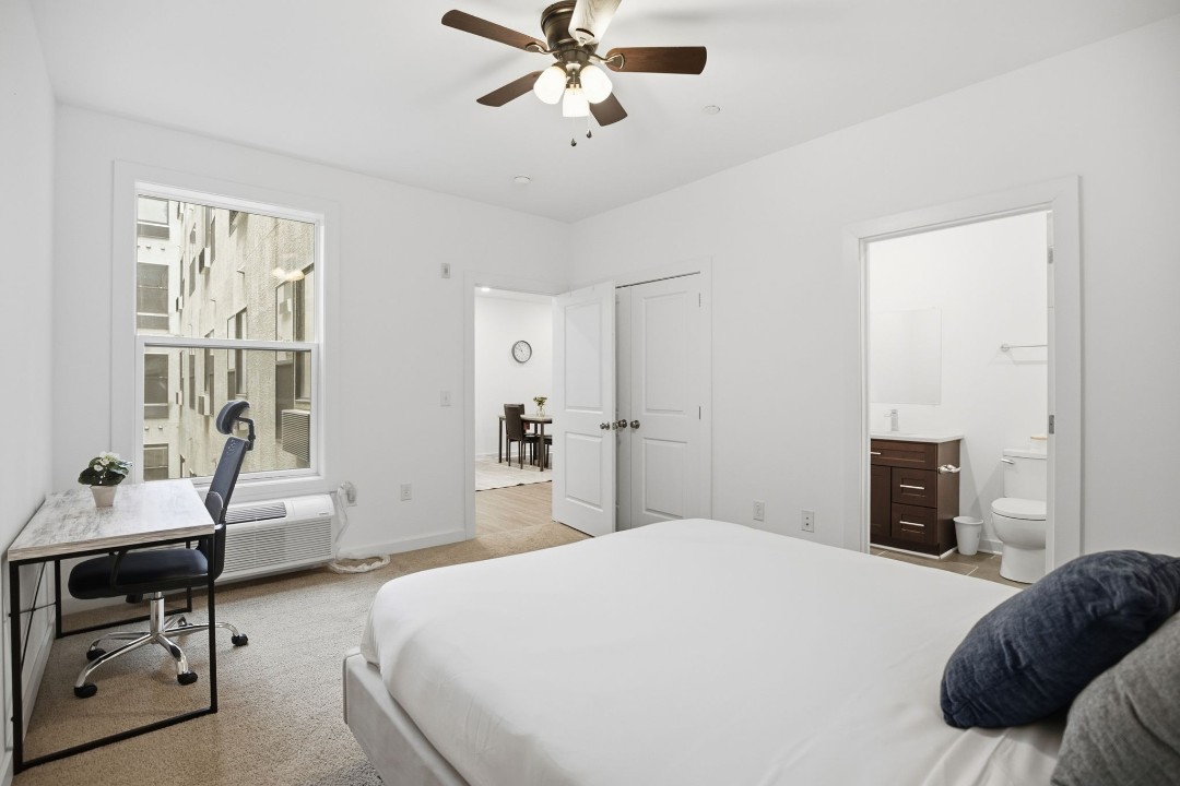 Fairmount Square 1528- 2G · Unit 1/1