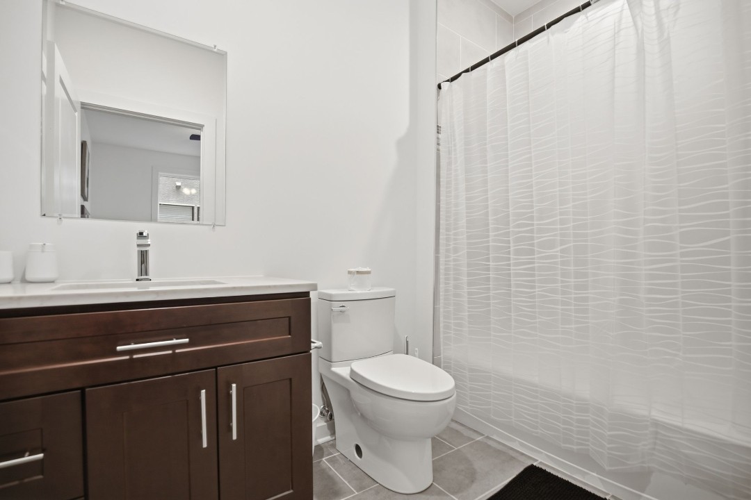 Fairmount Square 1528- 2C · Unit 1/1