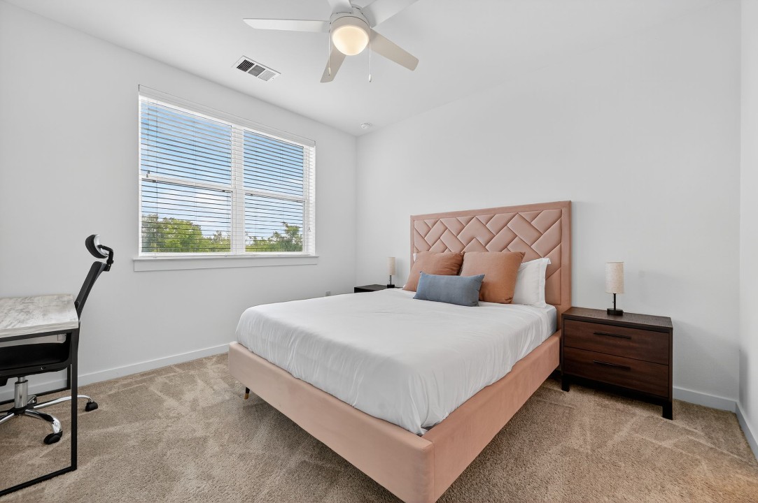 2 Bedrooms · Signature layout