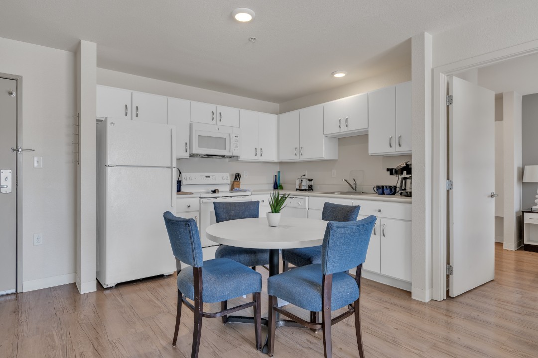 Simplicity At the Rim · Unit 1406 2/2