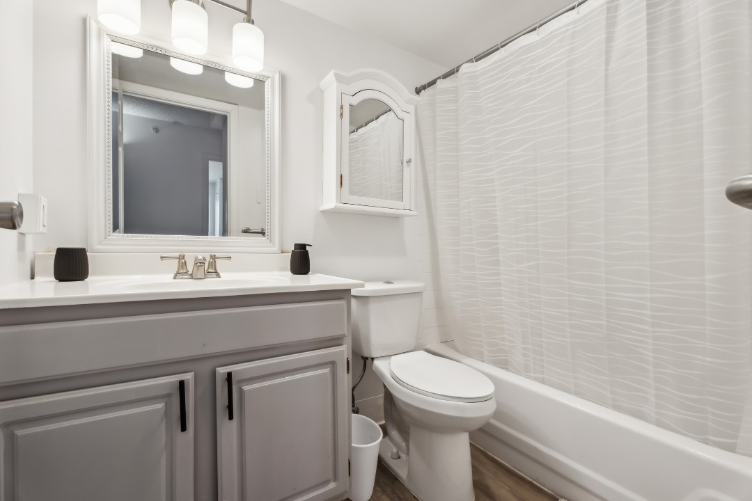 2 Bedrooms · Signature layout