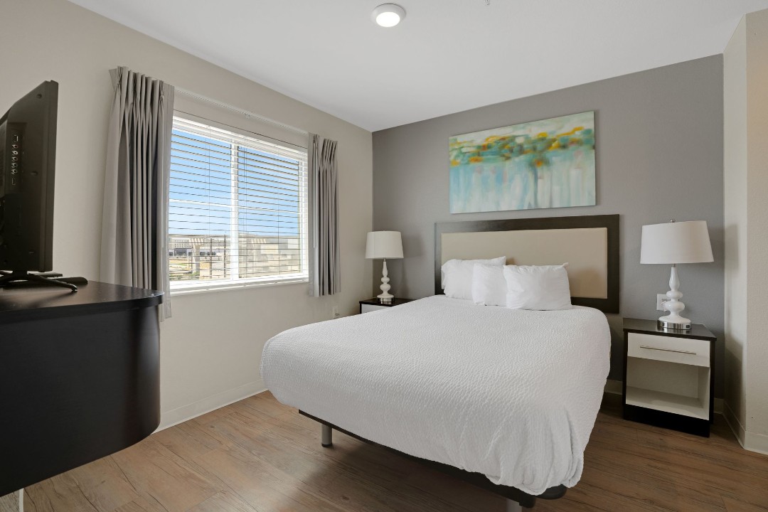 2 Bedrooms · Signature layout