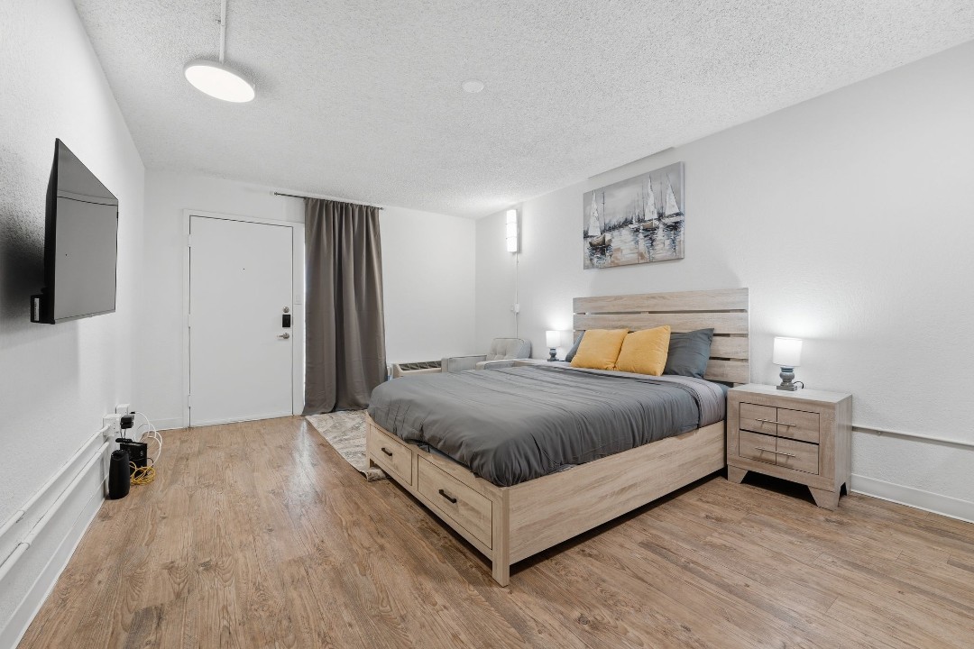 1 Bedroom · Signature layout