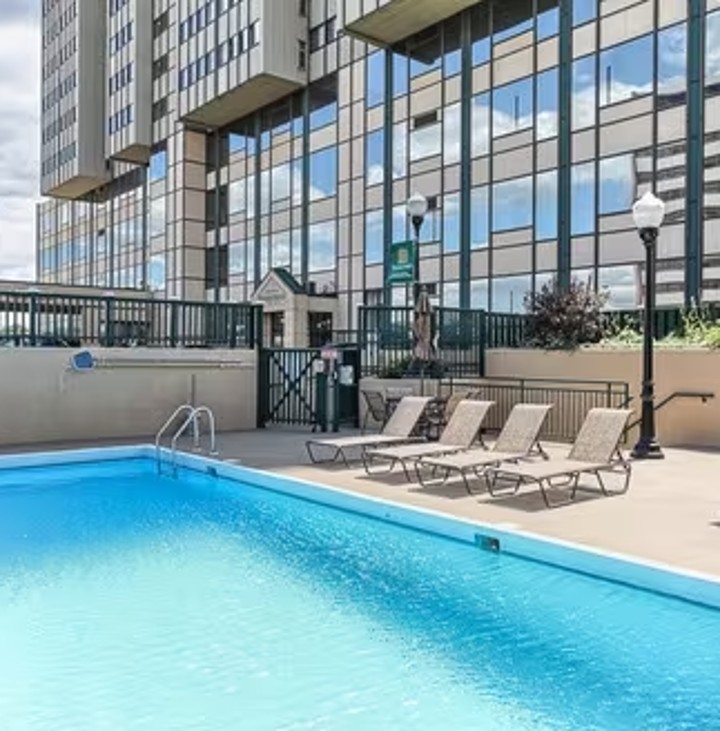 Pa Place 2401, 2br