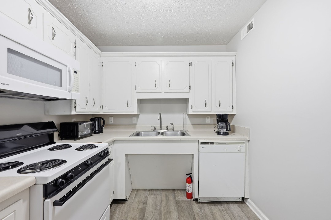 Highland Park apartments · Unit 904 2/2