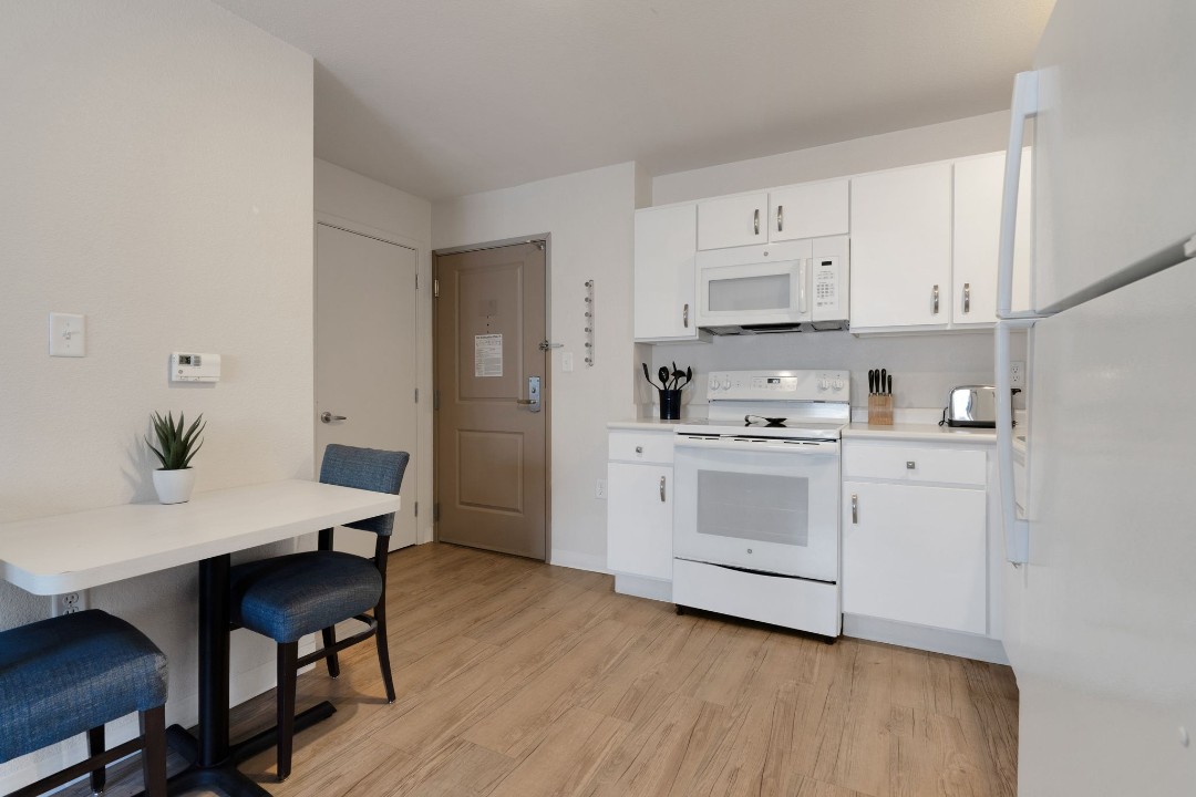 Simplicity At the Rim · Unit 1411 1/1