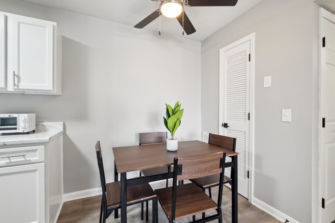 Brentwood C2 - · Unit 1/1