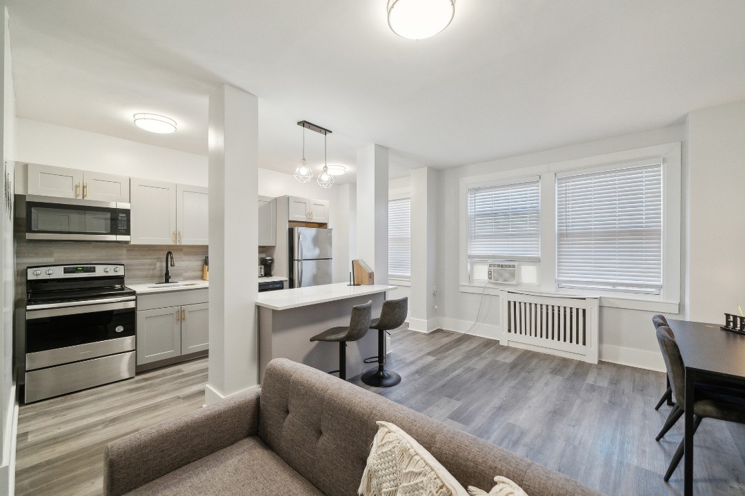 Fairfax Apartments · Unit 425