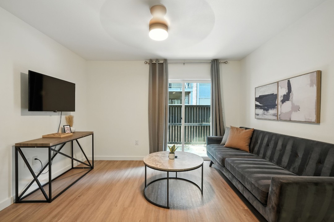 Mueller Flats · Unit 1613 1/1