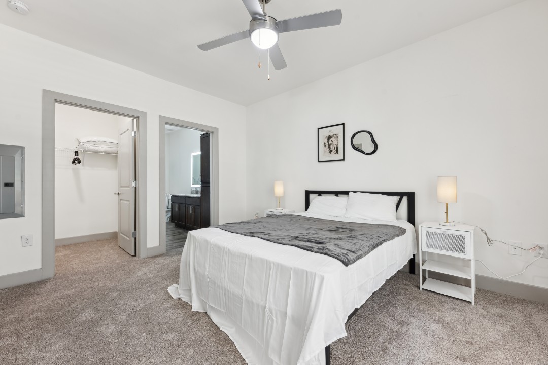 Overlook at Farragut 3005, · Unit 2/2