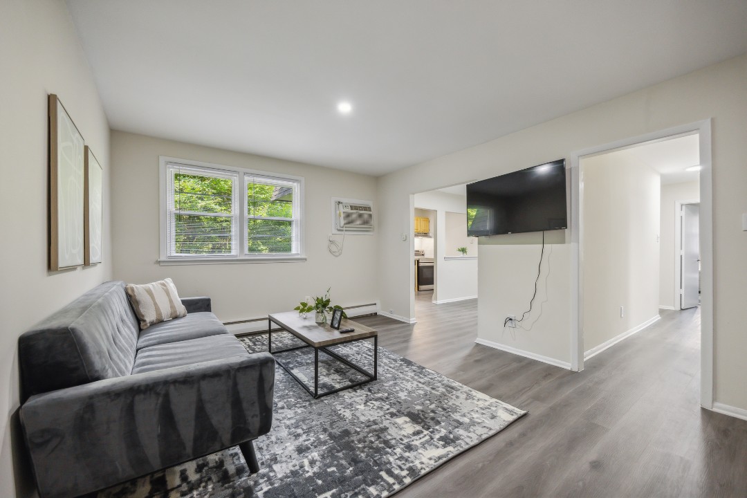 2 Bedrooms · Signature layout