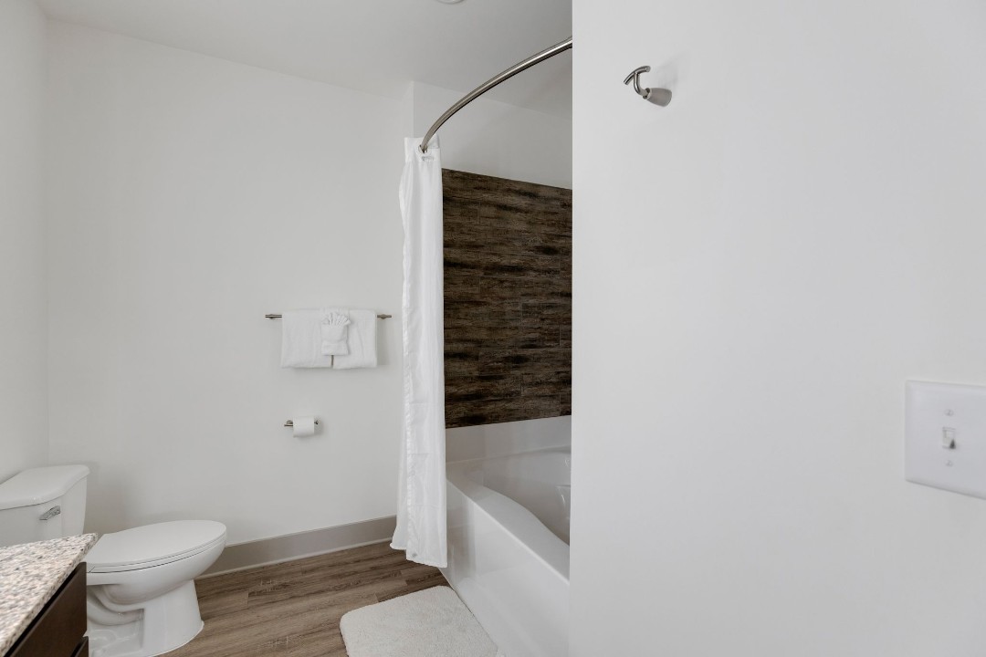 Overlook at Farragut 3205, · Unit 2/2