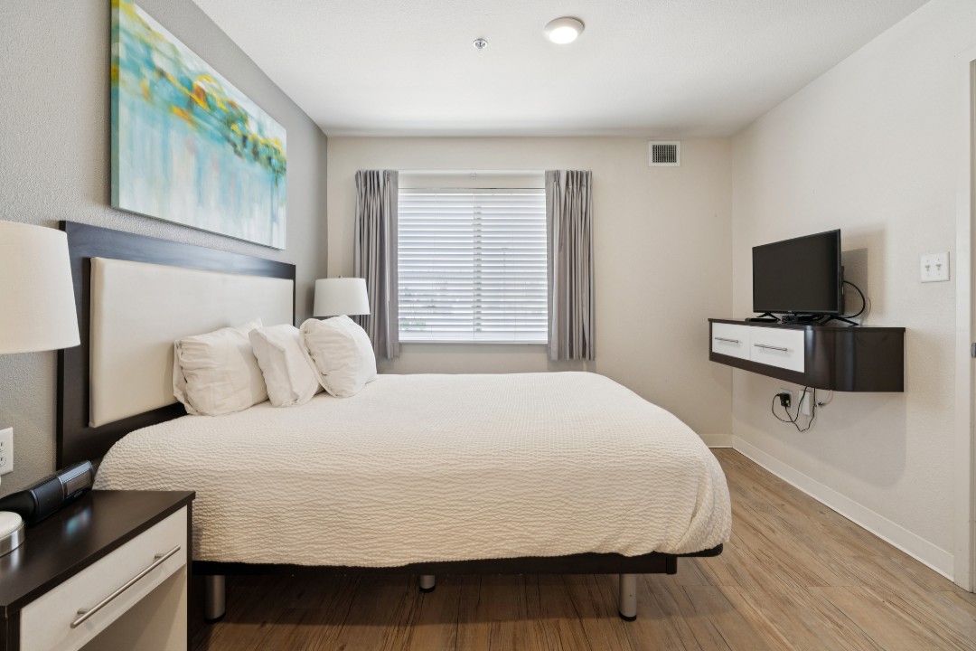 Simplicity At the Rim · Unit 1202  3/2