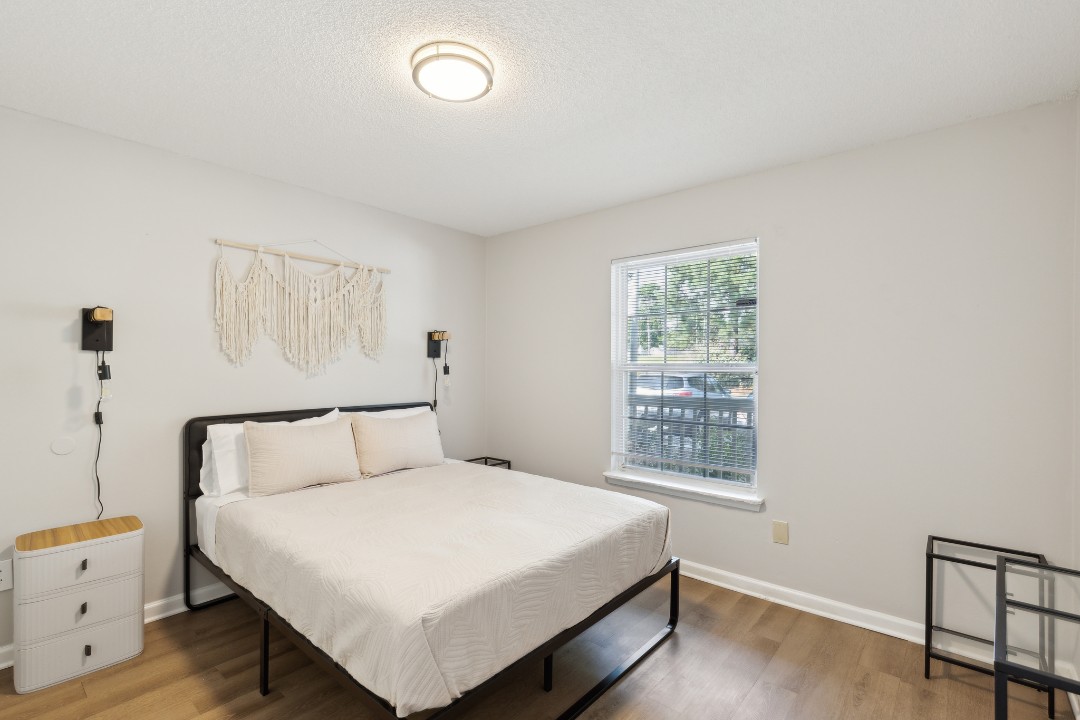 Carlson Bay, 3504-103, · Unit 2/2