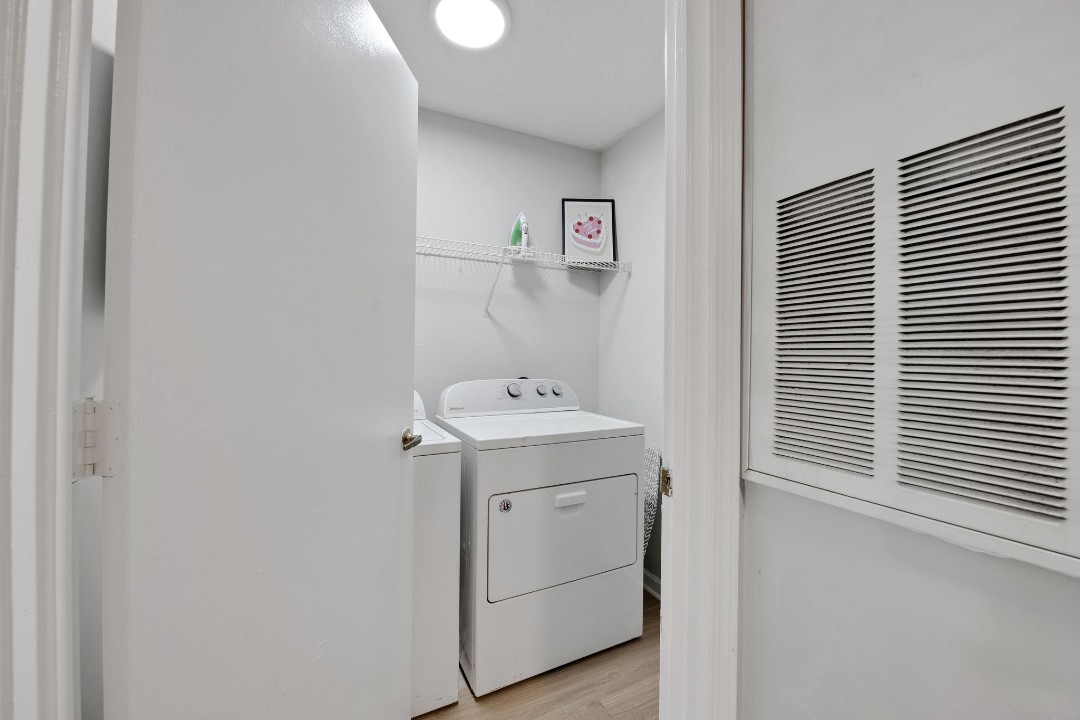 Carlson Bay, 965-104, · Unit 1/1