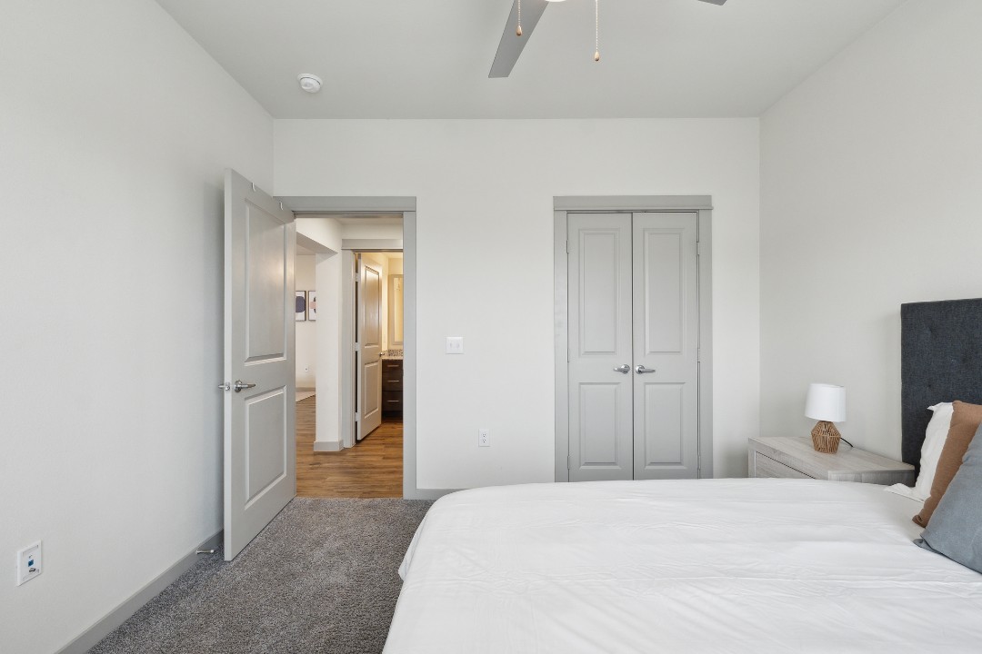 Chisholm Trace · Unit 531 2/2