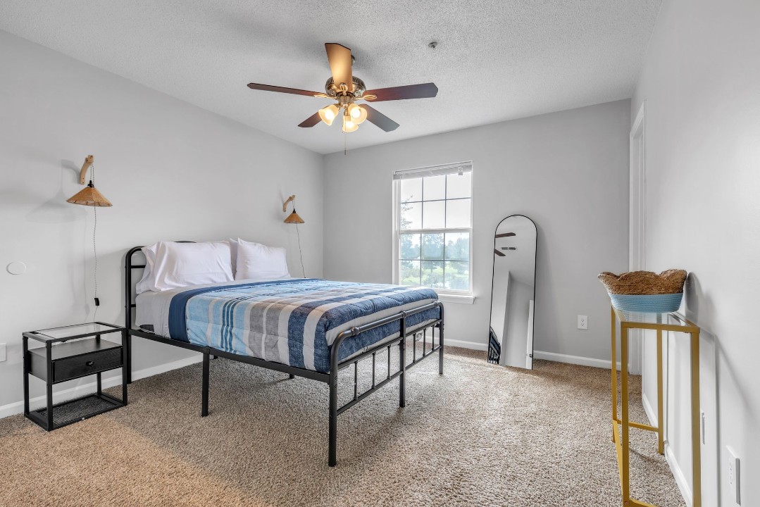 Carlson Bay, 974-301, · Unit 2/2