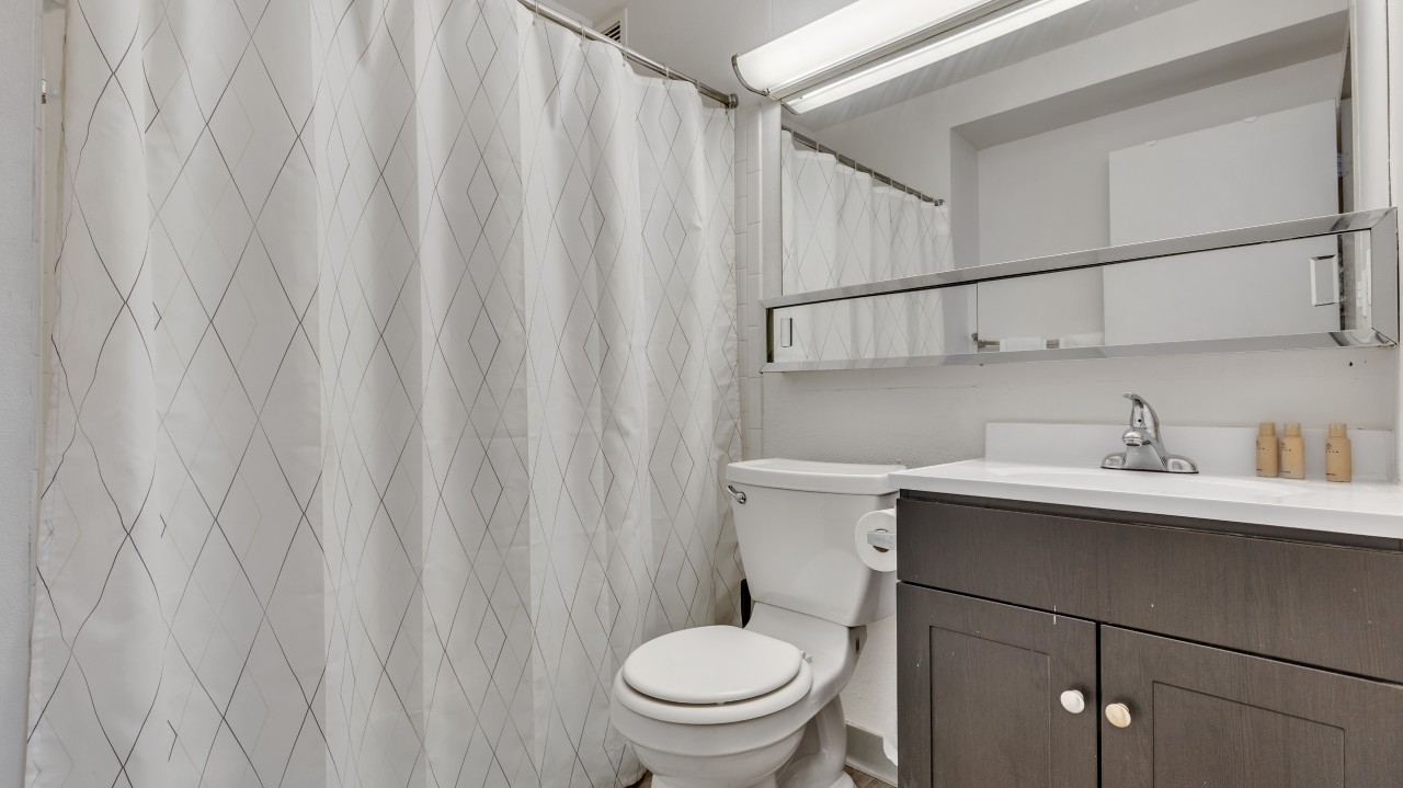 Pa Place 1801, 2br
