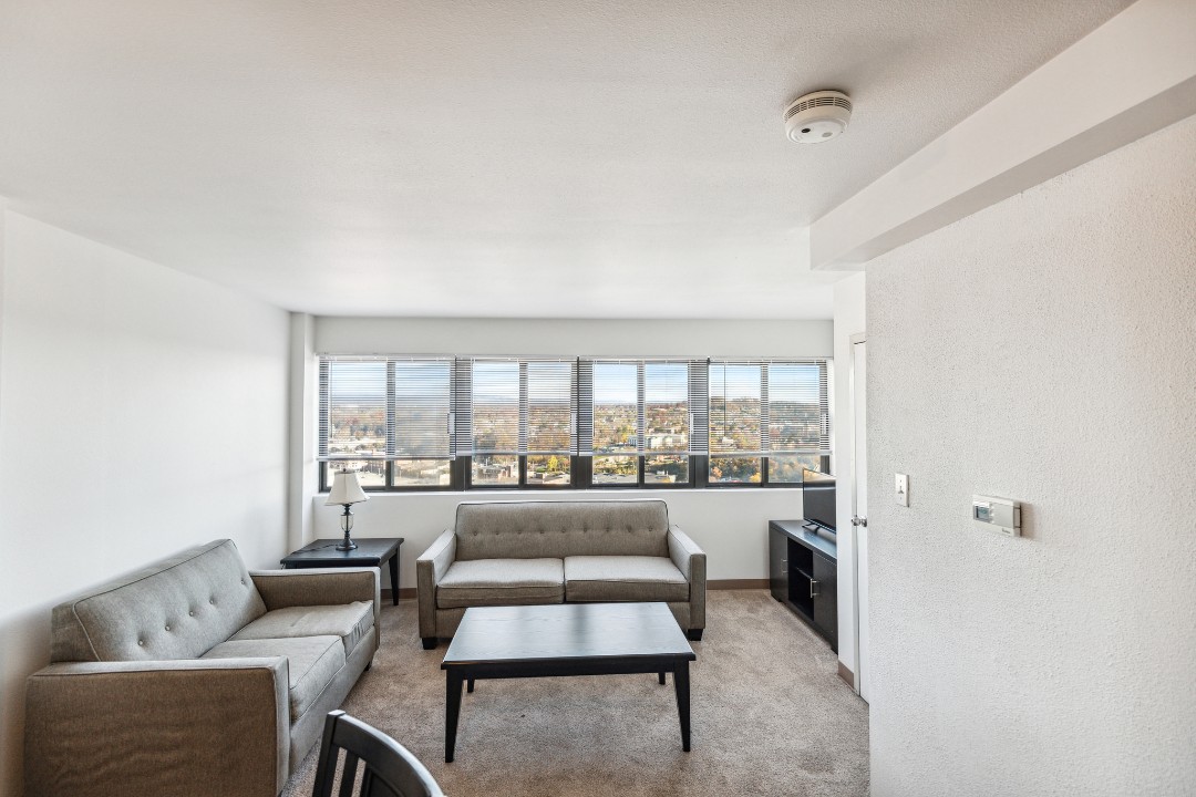 Pa Place 2401, 2br