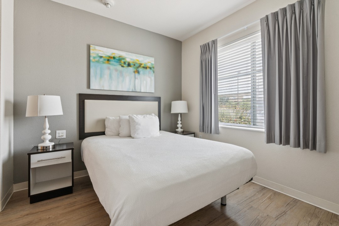 2 Bedrooms · Signature layout