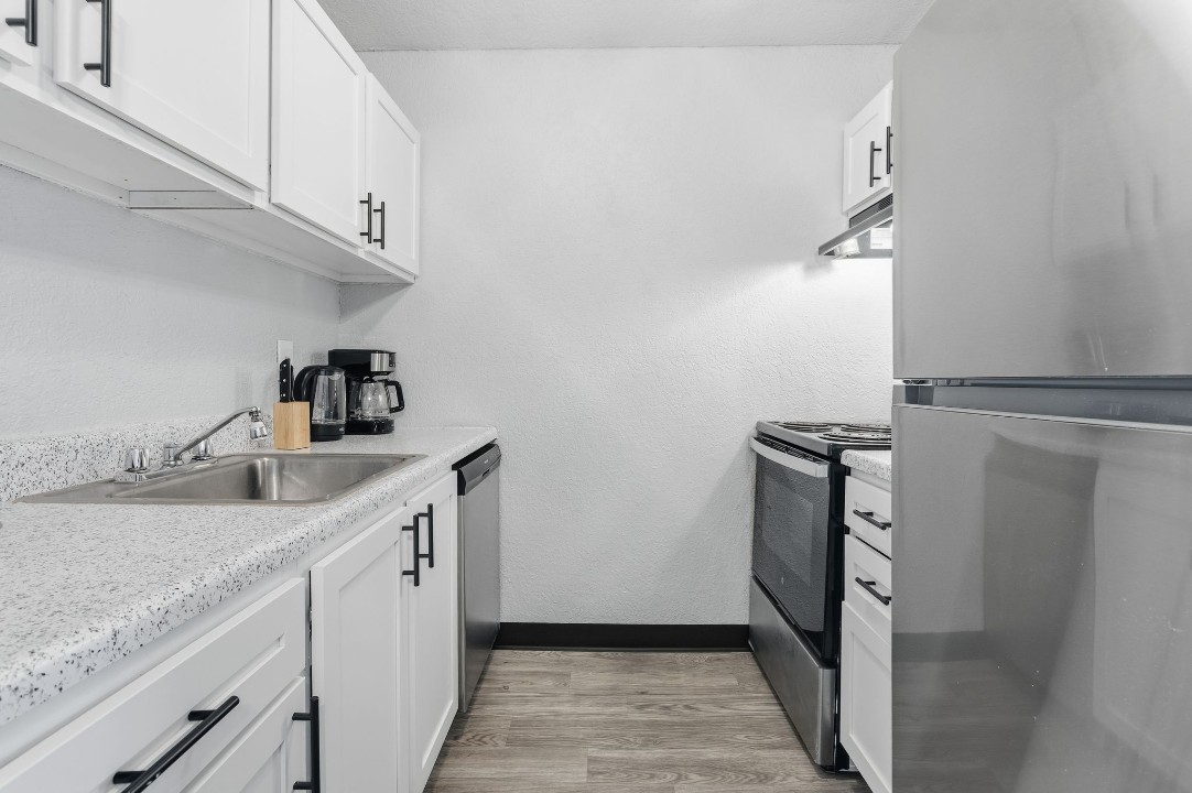Hillcrest 8306C · Unit 1/1