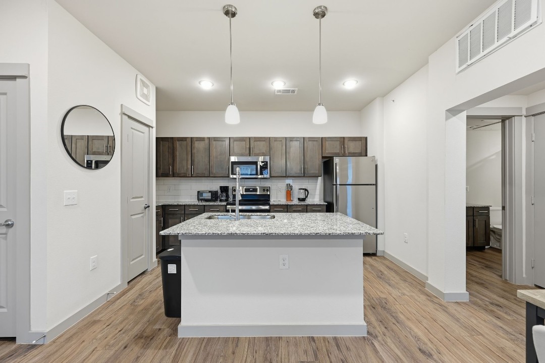 Chisholm Trace · Unit 1236 1/1