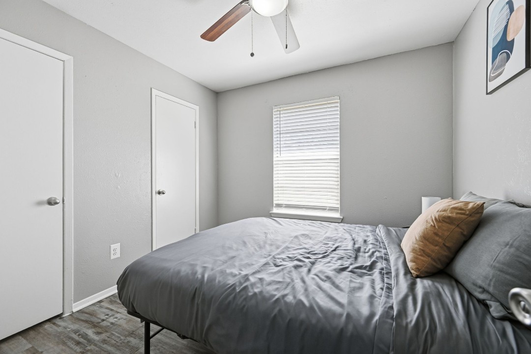 Eureka village · Unit 202 2/1