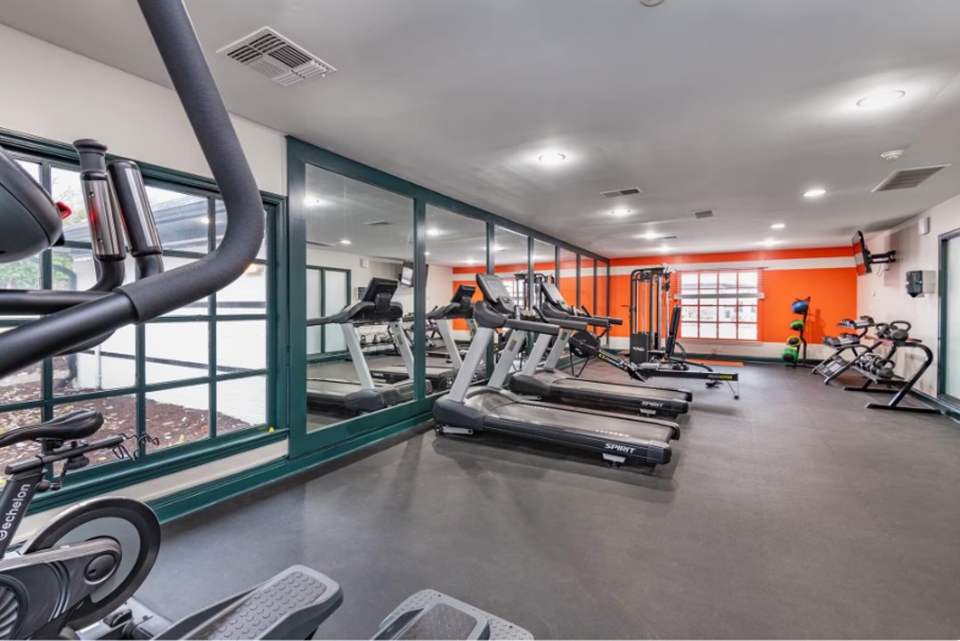 Taylor at 502 · Unit unit 2200-107 2/2