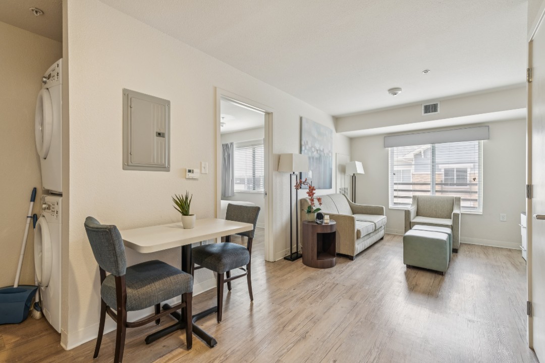 Simplicity At the Rim · Unit 1403 1/1