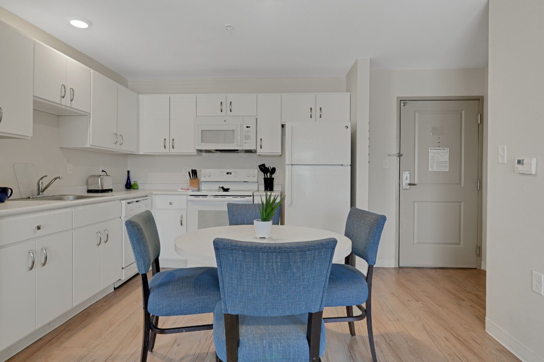 Simplicity At the Rim · Unit 1304 2/2