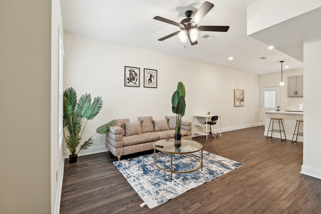 2 Bedrooms · Signature layout