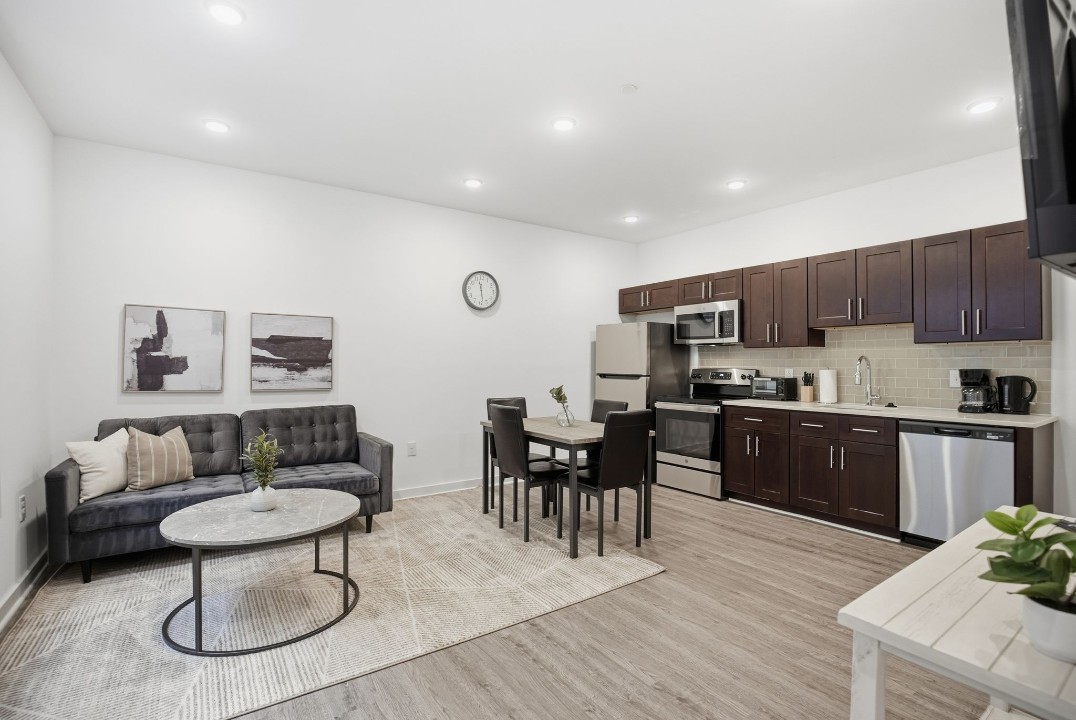 Fairmount Square 1528- 3B · Unit 1/1