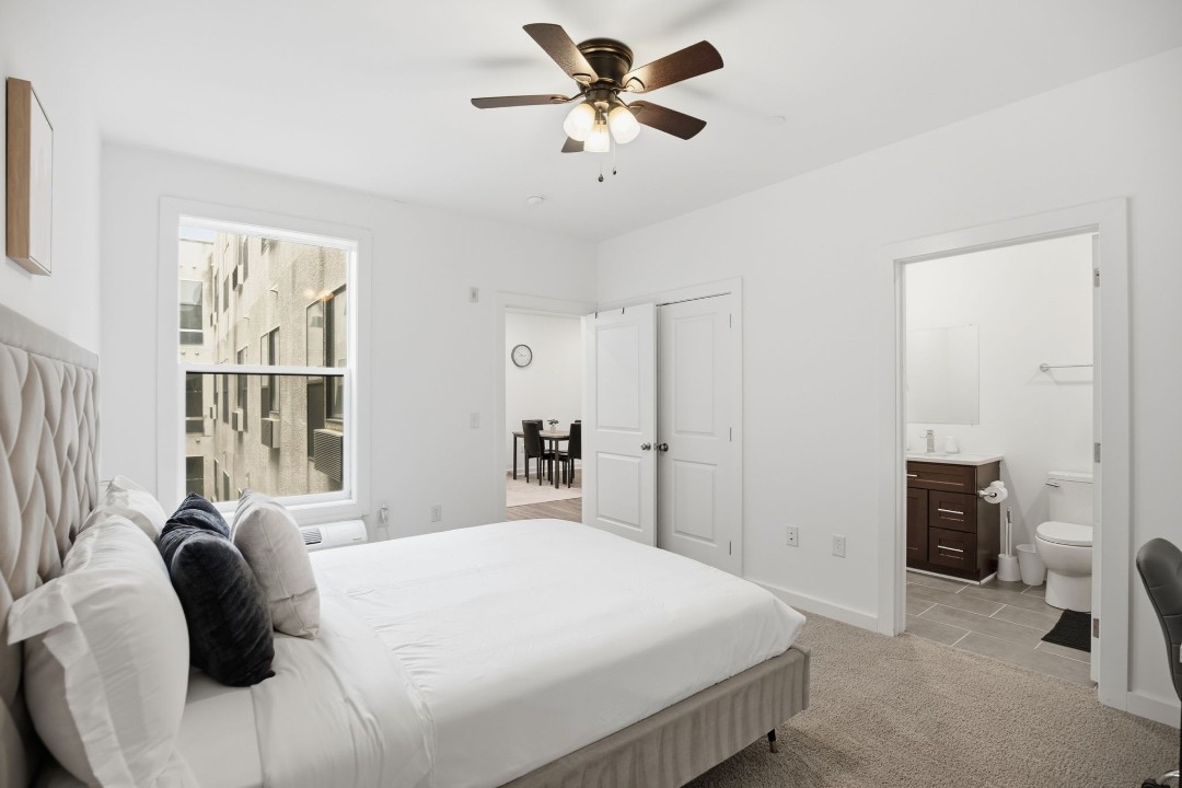 Fairmount Square 1528-3G · Unit 1/1