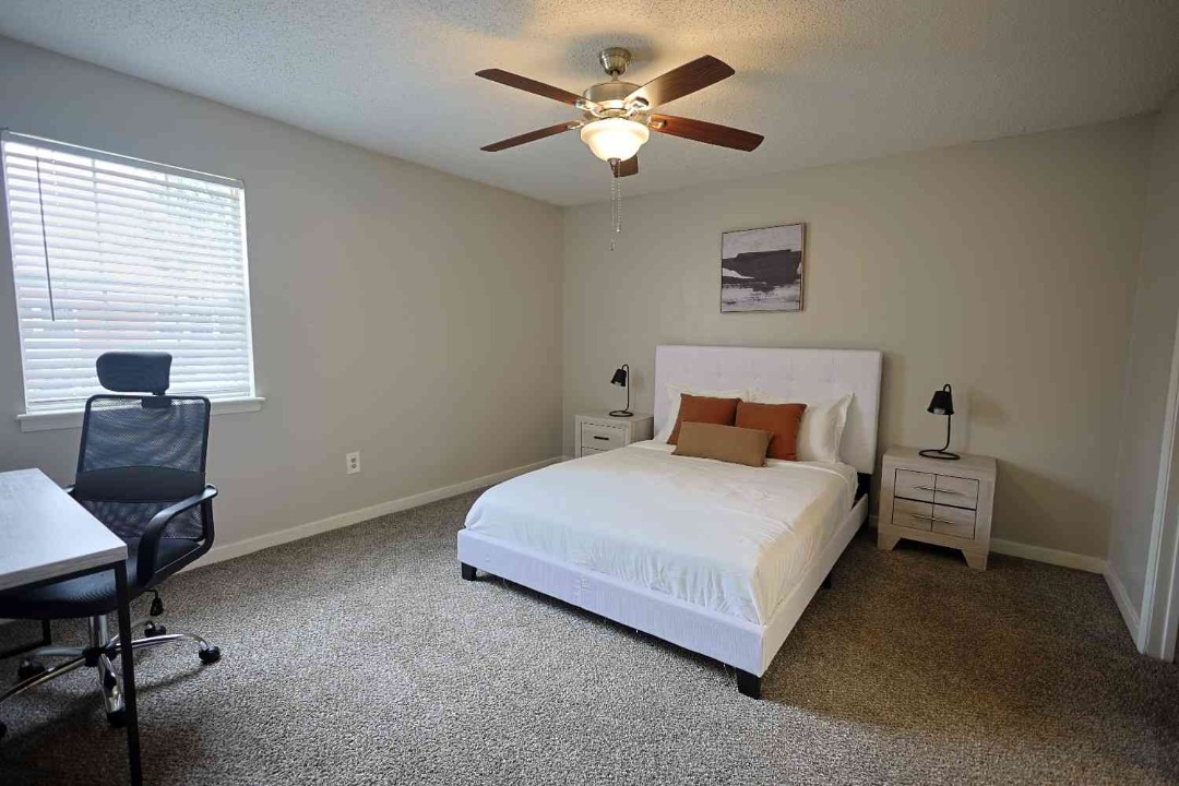 2 Bedrooms · Signature layout