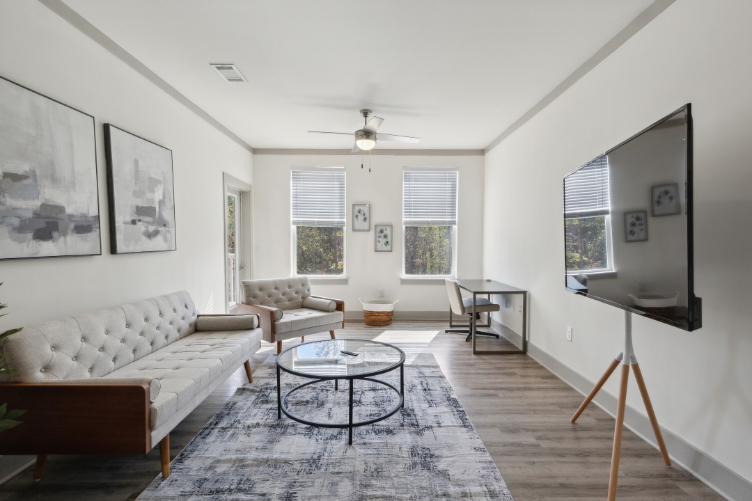 2 Bedrooms · Signature layout