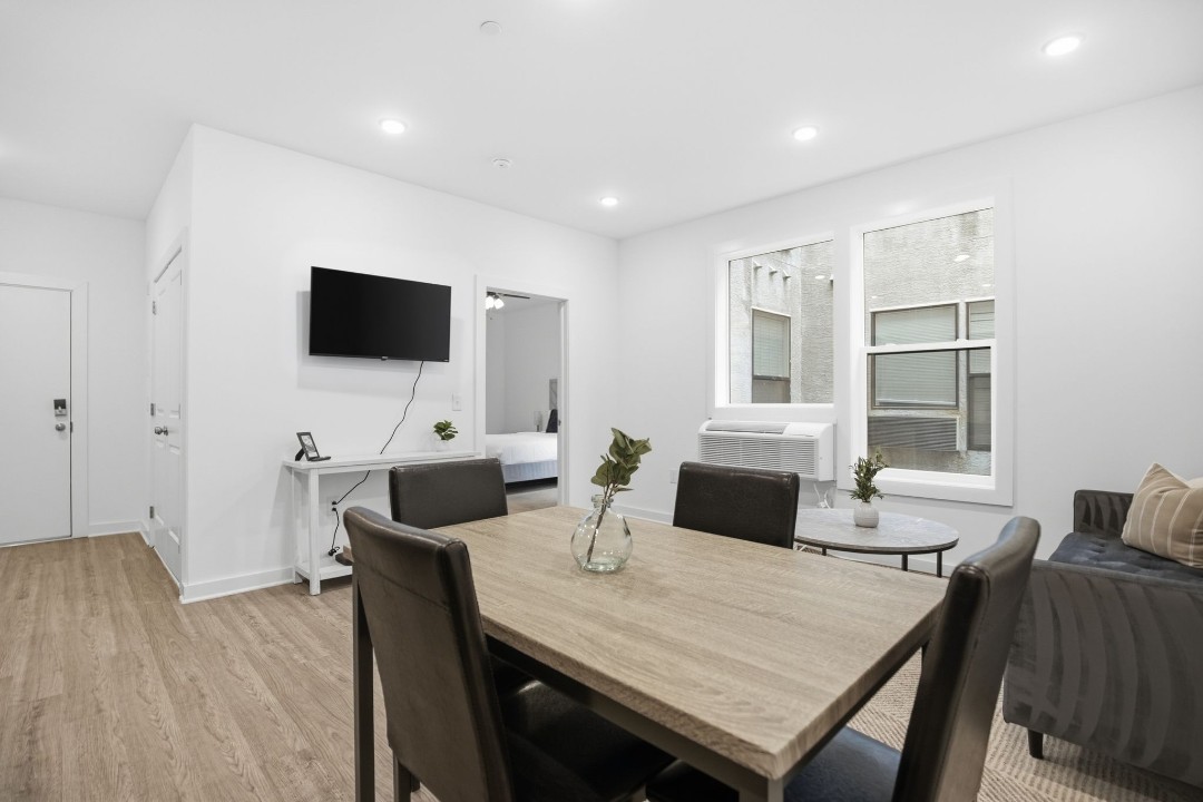 Fairmount Square 1528- 3B · Unit 1/1