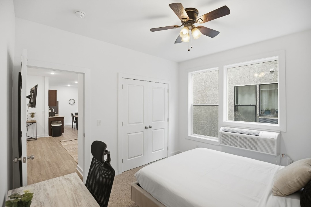 Fairmount Square 1528- 3C · Unit 1/1