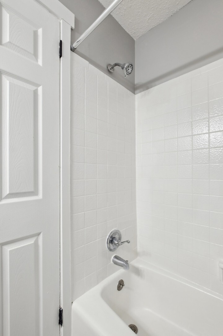 Brentwood Hills, C4- · Unit 1/1