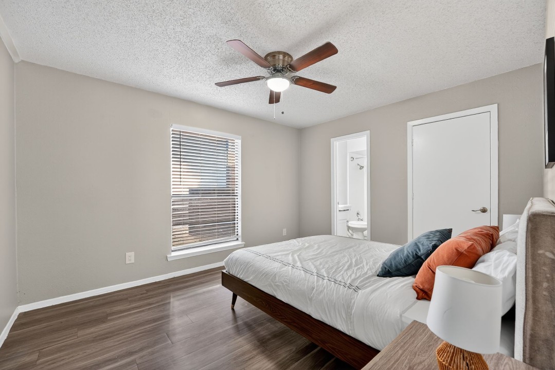 Paxton · Unit 1104 2/2