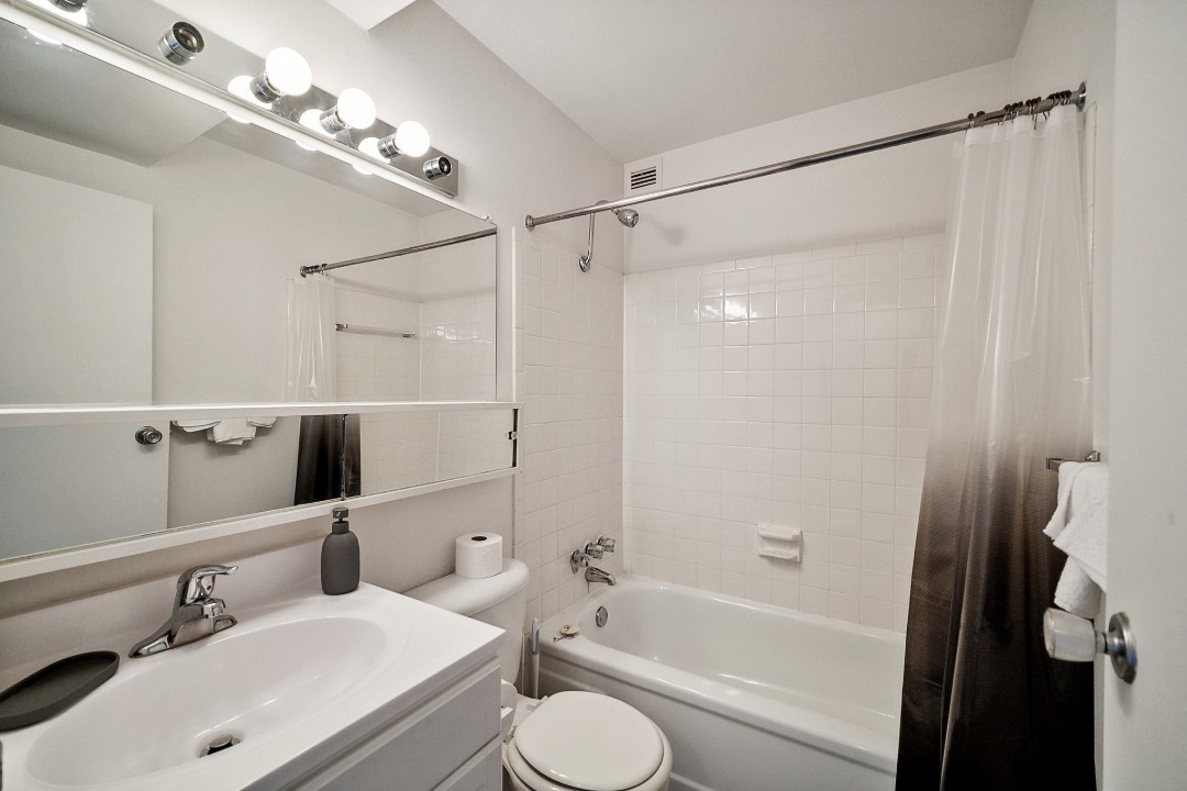 Pa Place 1306, 1br