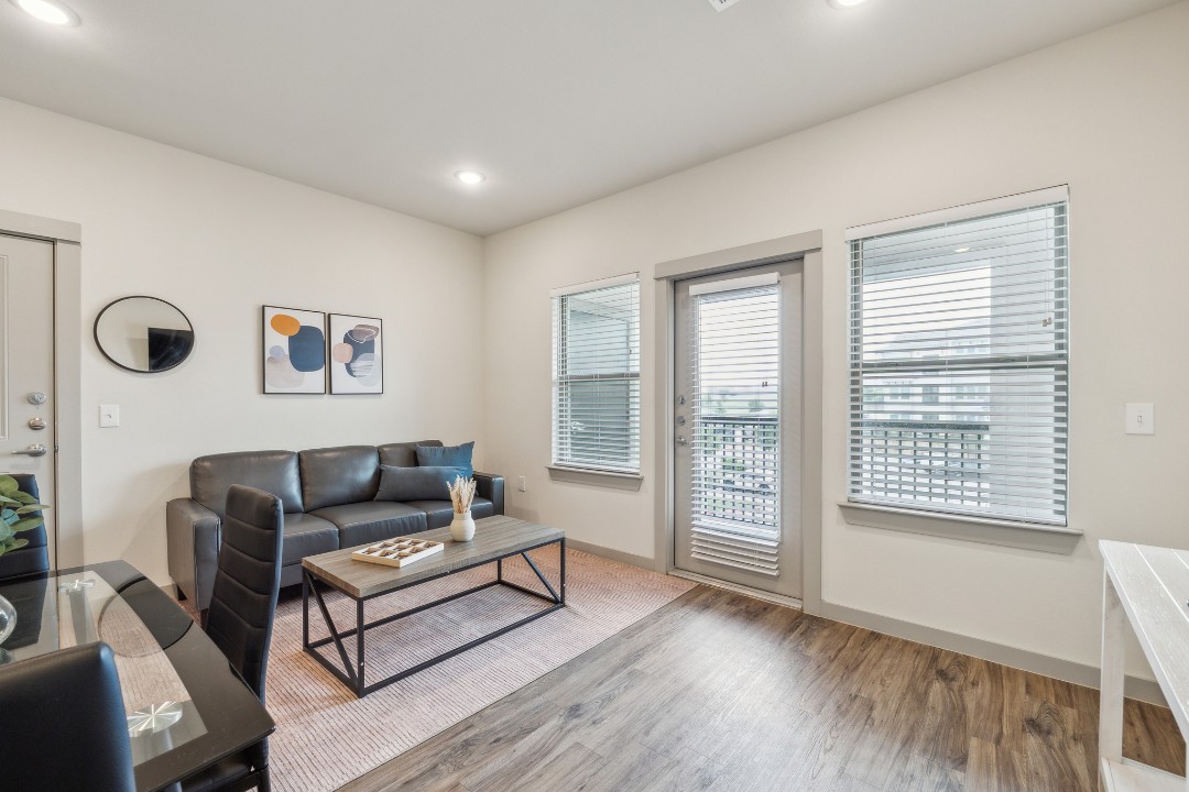 Chisholm Trace · Unit 1235 1/1