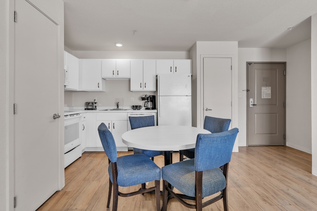 Simplicity At the Rim · Unit 1402 3/2